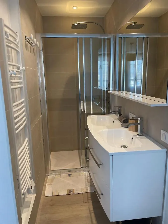 Duplex Place Des Lices سان تروبيه شقة
